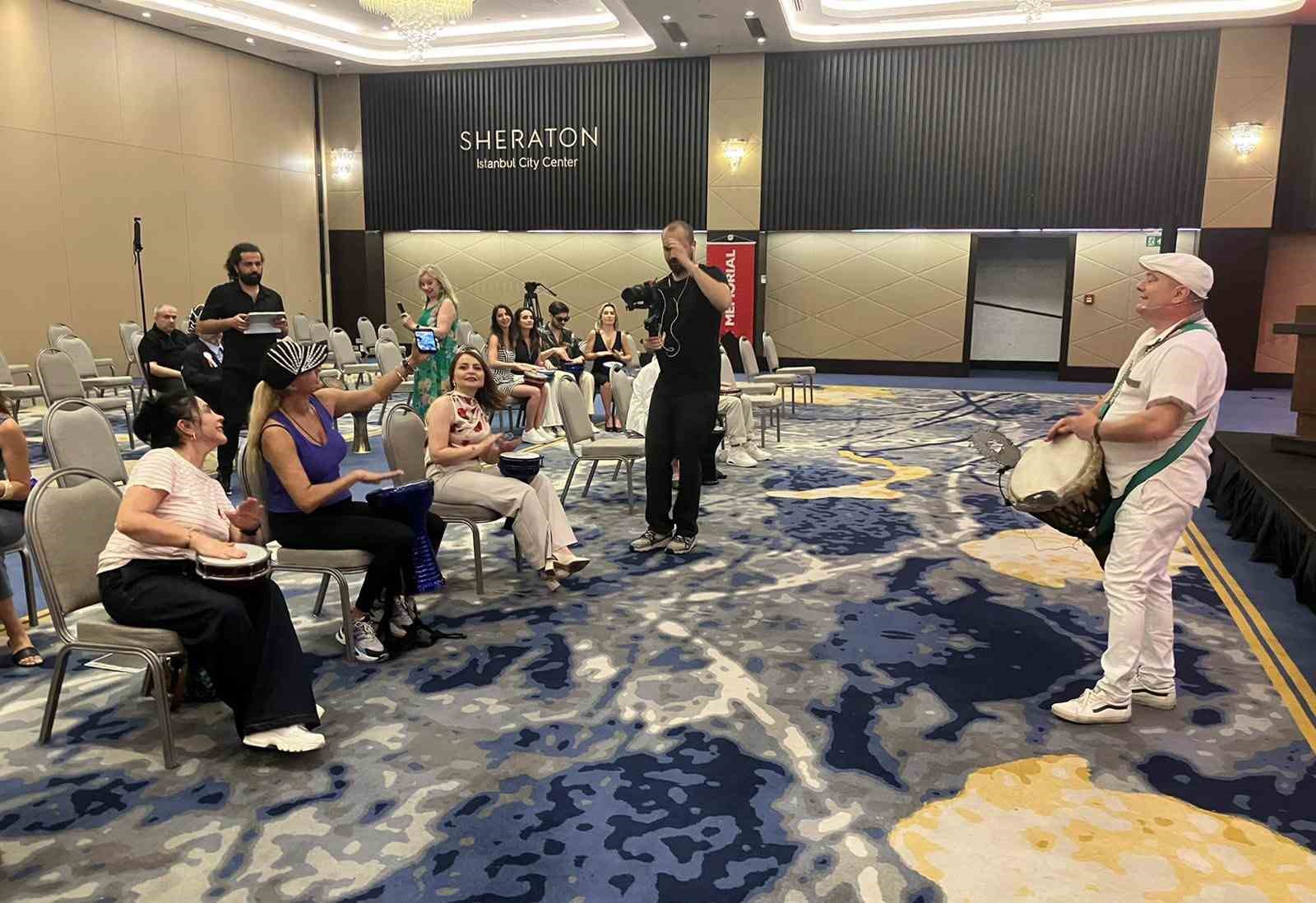 Kalp sağlığı, müziğin ritmiyle buluştu: Ünlü isimler kalp sağlığı farkındalığı için ritim tuttu 6 kalp sagligi muzigin ritmiyle bulustu unlu isimler kalp sagligi farkindaligi icin ritim tuttu 2 cgszKlmJ