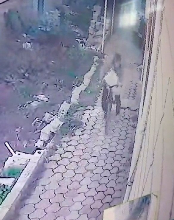 kameralara yakalanan bisiklet hirsizina yazik yasin genc diye sikayetci olmadik bir an once is HzvUkrPQ