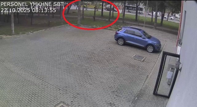 Kampüs içinde belediye otobüsü kadına çarptı: Kaza anı kamerada 5 kampus icinde belediye otobusu kadina carpti kaza ani kamerada 1 O3pVh66t