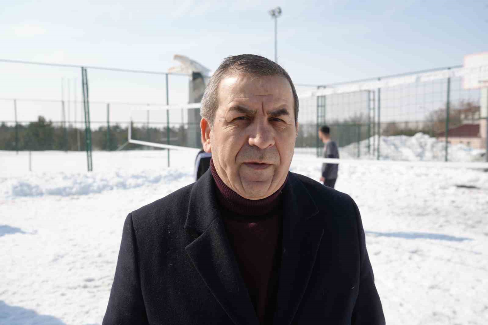 kampuste kar voleybolu heyecani 4 eJRjaWM4