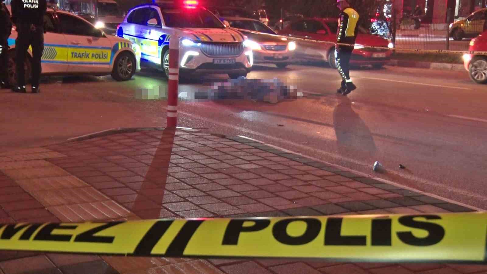 kamyon ile carpisan motosikletin 17 yasindaki surucusu hayatini kaybetti 0 ApXvuhK4