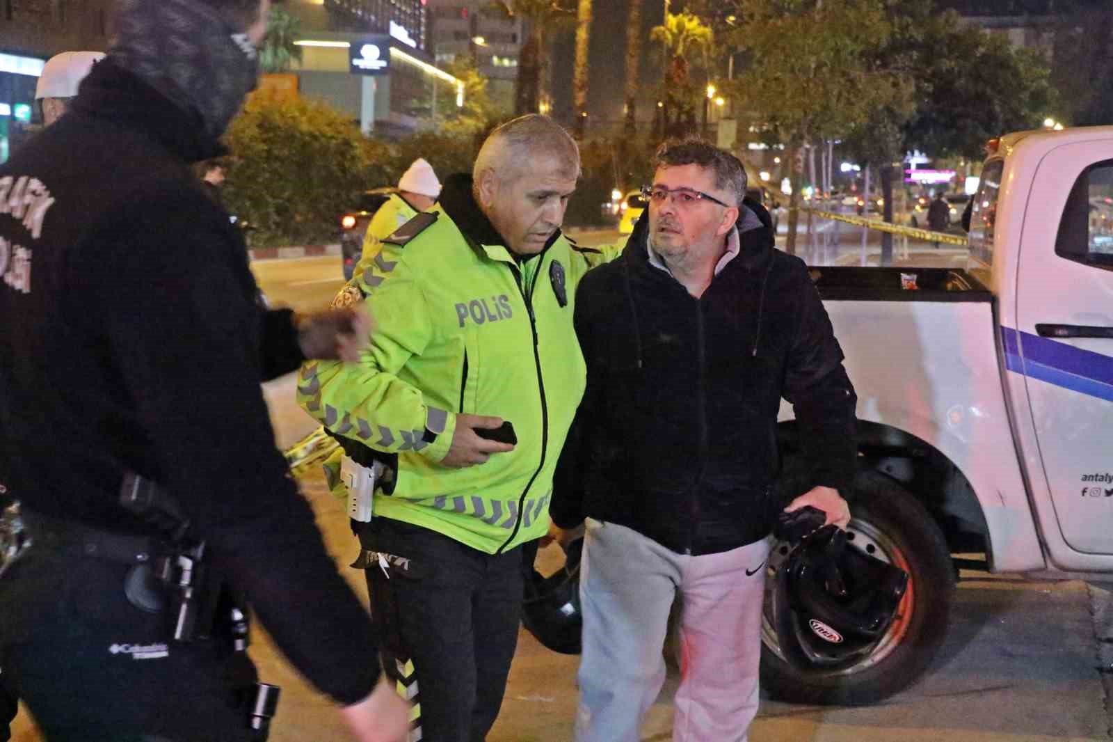 kamyon ile carpisan motosikletin 17 yasindaki surucusu hayatini kaybetti 3 BMfiBCTB