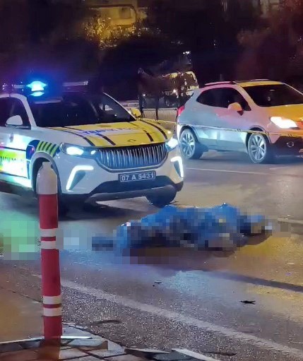 kamyon ile carpisan motosikletin 17 yasindaki surucusu hayatini kaybetti 9 ErRXI8gE