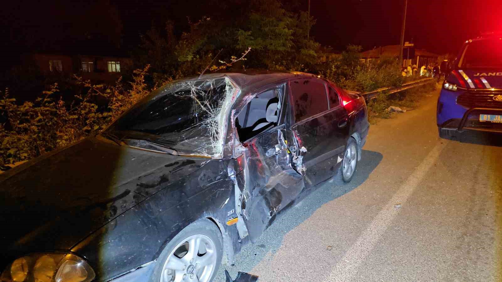kamyon ve otomobile carpan arac takla atti 2 yarali 3 XiaI9Wrj