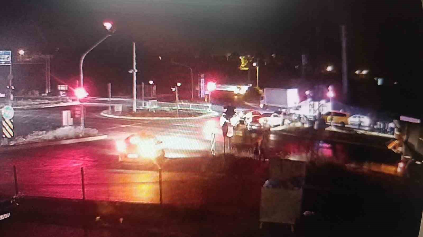 kamyona arkadan carpan motosiklet surucusu hayatini kaybetti 1 hZfWVj9a