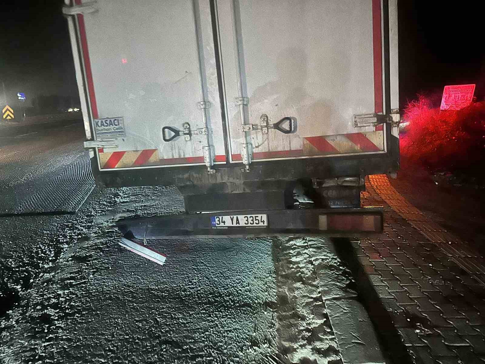 kamyona arkadan carpan motosiklet surucusu hayatini kaybetti 3 lCtfd4Xb