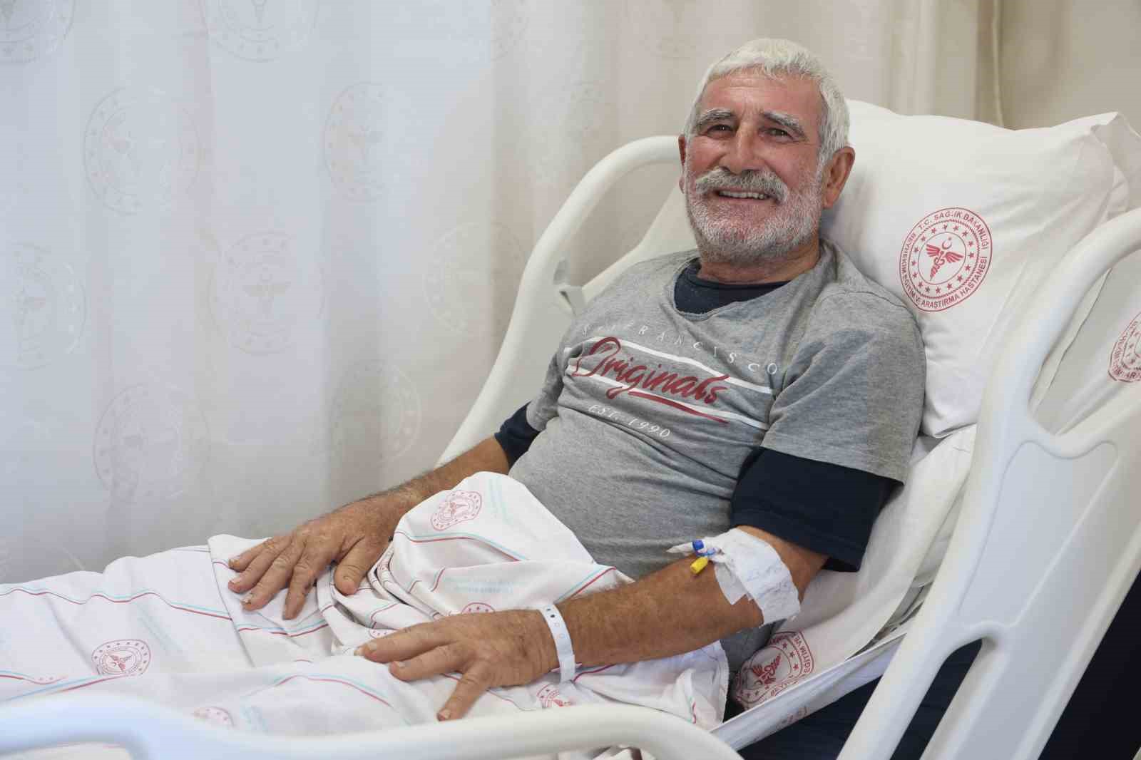 Kamyondan düşüp pelvis kemiği kırıldı, Konya’da 2 saatlik ameliyatla sağlığına kavuştu 7 kamyondan dusup pelvis kemigi kirildi konyada 2 saatlik ameliyatla sagligina kavustu 3 MUcY8hTA