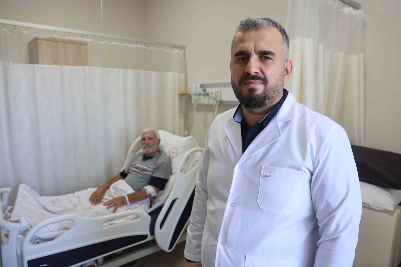 Kamyondan düşüp pelvis kemiği kırıldı, Konya’da 2 saatlik ameliyatla sağlığına kavuştu 8 kamyondan dusup pelvis kemigi kirildi konyada 2 saatlik ameliyatla sagligina kavustu 4 aq2lkW3k
