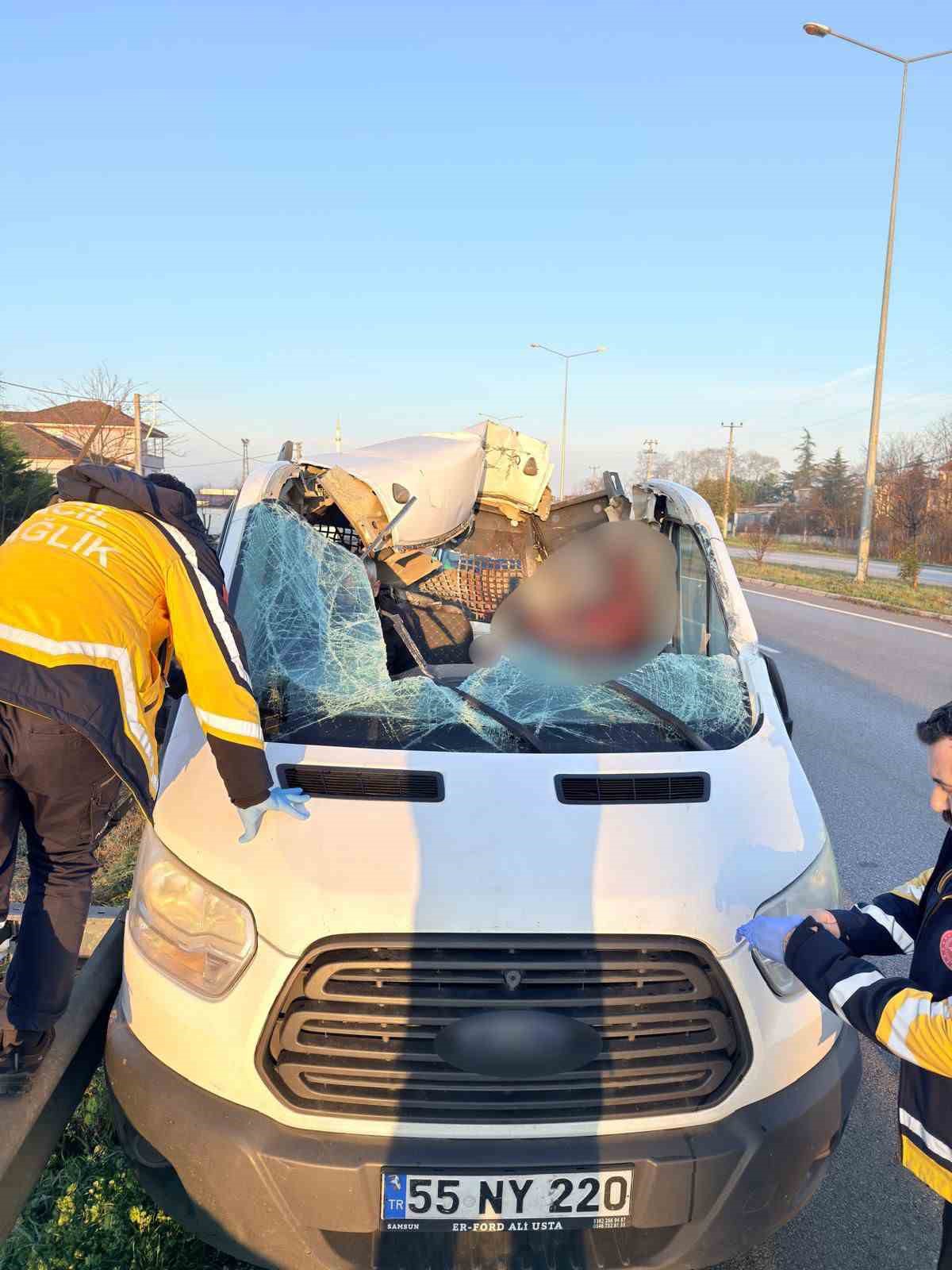 kamyonet beton kopru ayagi yuklu tira carpti 1 olu 1 yarali 3 gjgllEE1