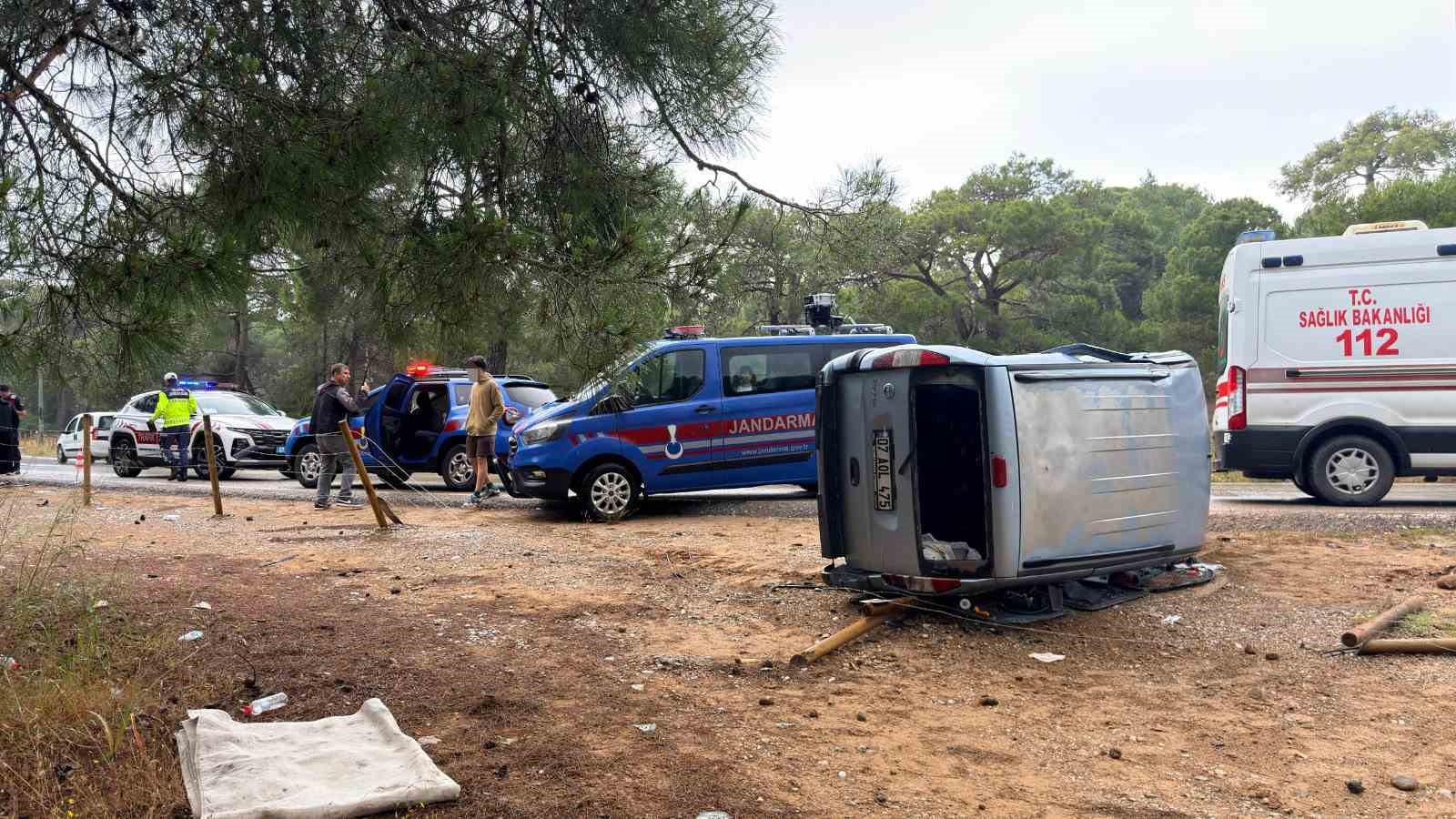 kamyonet ile hafif ticari arac carpisti 3 yarali 0