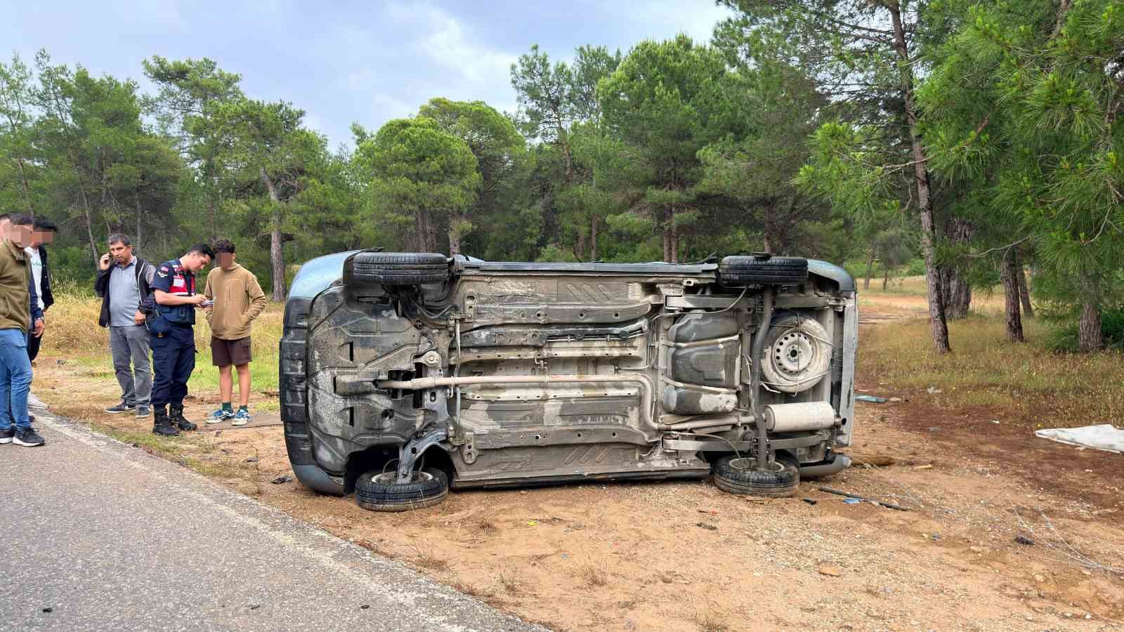 kamyonet ile hafif ticari arac carpisti 3 yarali 2 EsORtkm1