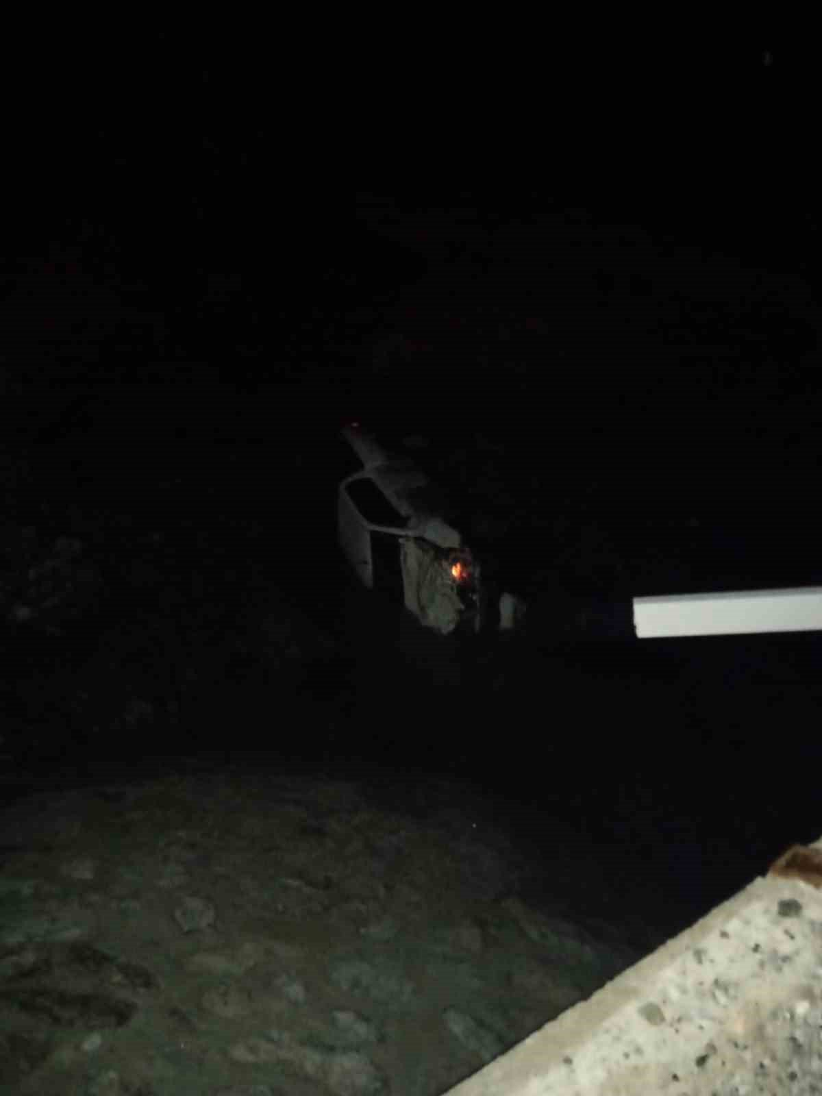 kamyonet sarampole yuvarlandi 5 yarali 1