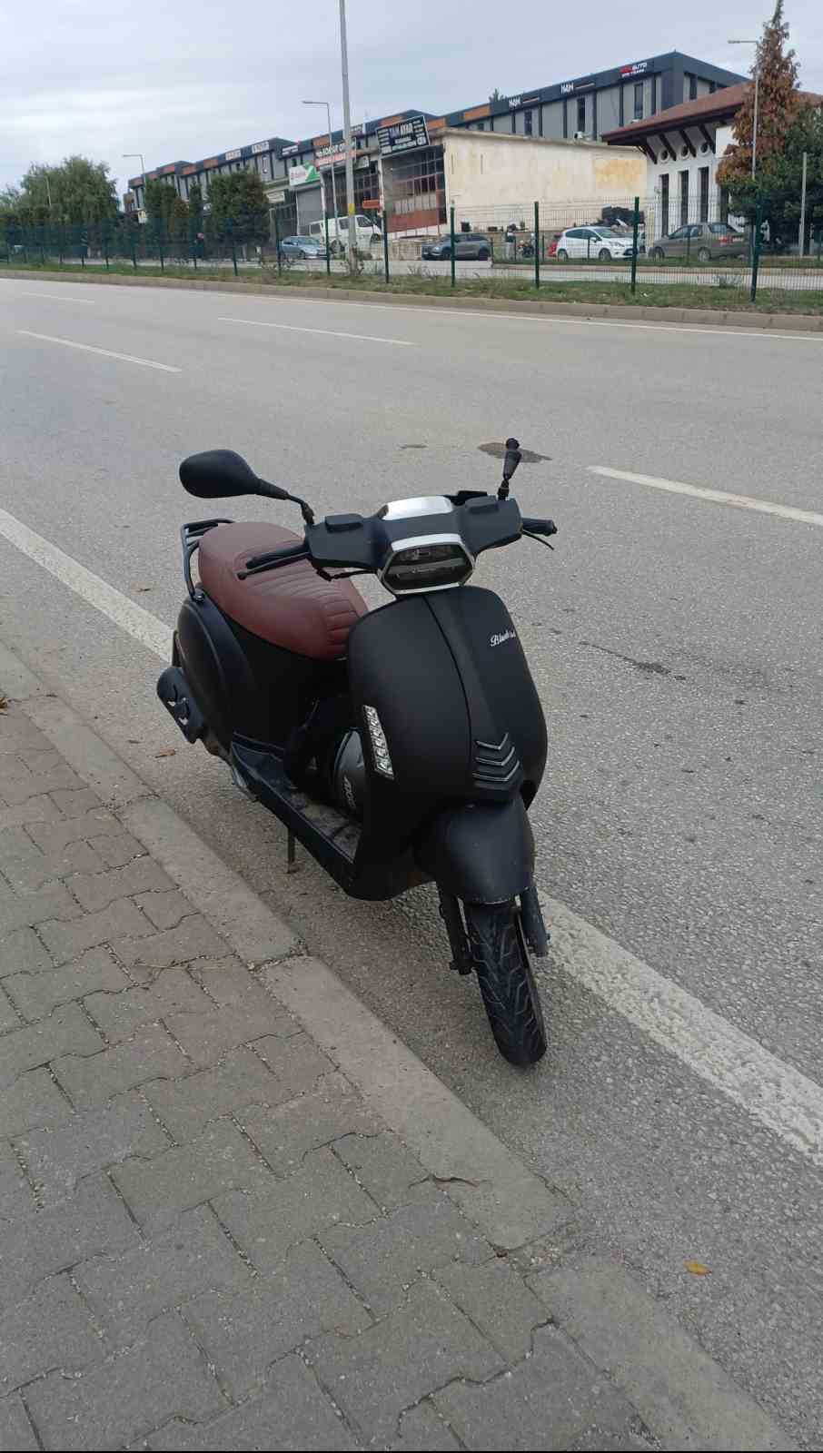Kamyonete çarpıp devrilen motosikletin sürücüsü yaşamını yitirdi 6 kamyonete carpip devrilen motosikletin surucusu yasamini yitirdi 2 sdpbNHc2