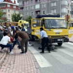 kamyonetin-altinda-kalan-elektrikli-bisiklette-can-pazari-3u-cocuk-4-yarali-Efr5db9O.jpg