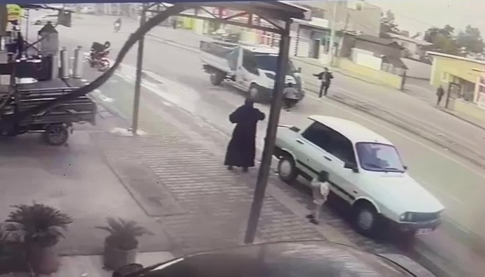 Kamyonetin çarptığı 5 yaşındaki engelli çocuk ağır yaralandı, kazada kusurlu bulundu 7 kamyonetin carptigi 5 yasindaki engelli cocuk agir yaralandi kazada kusurlu bulundu 3
