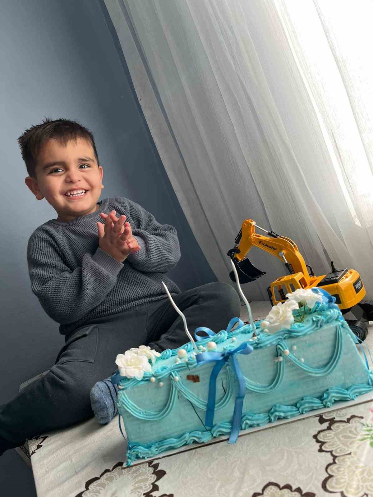 Kamyonetin çarptığı 5 yaşındaki engelli çocuk ağır yaralandı, kazada kusurlu bulundu 10 kamyonetin carptigi 5 yasindaki engelli cocuk agir yaralandi kazada kusurlu bulundu 6
