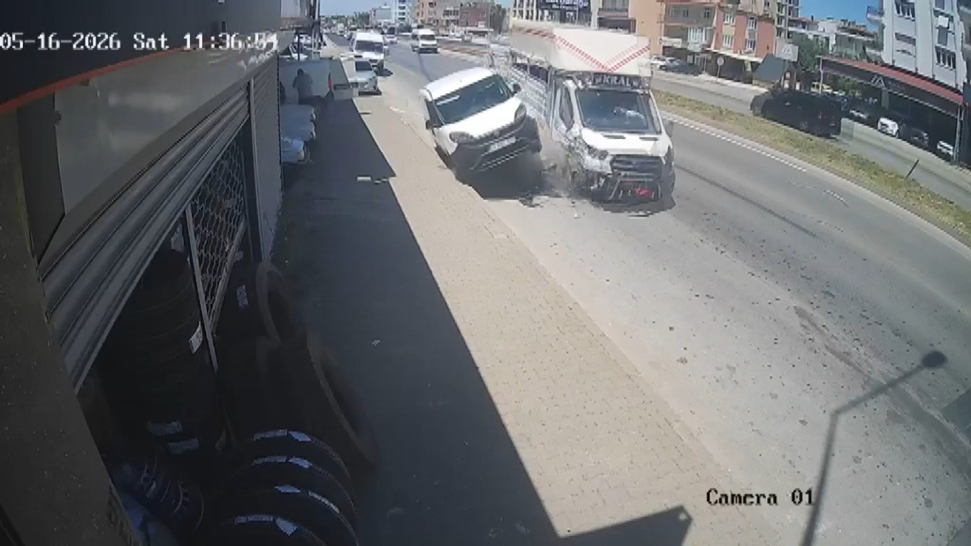 kamyonetin lastigi patladi muhtemel facia kilpayi onlendi 2 VLSjkRvt