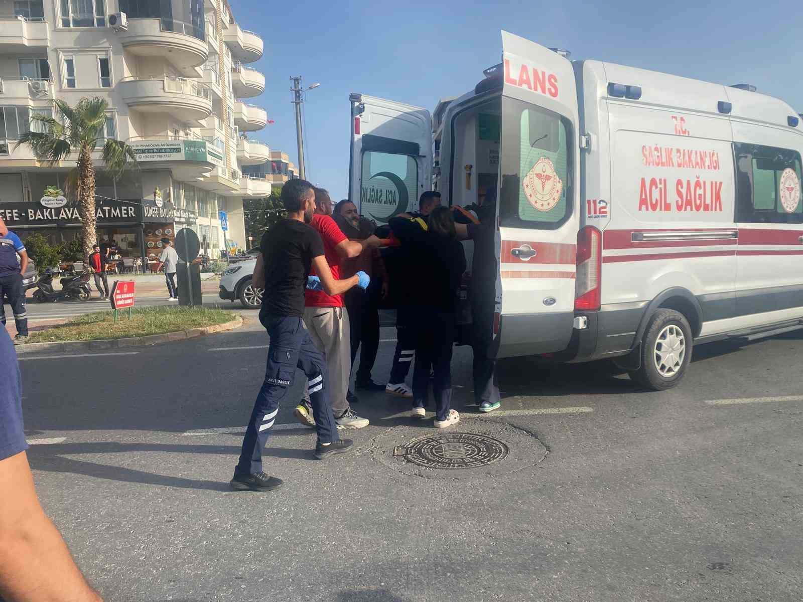kamyonetle carpisan motosikletli agir yaralandi 5 DSKHGRbd