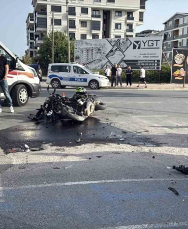 kamyonetle-carpisan-motosikletli-agir-yaralandi-fJkKTEH8.jpg