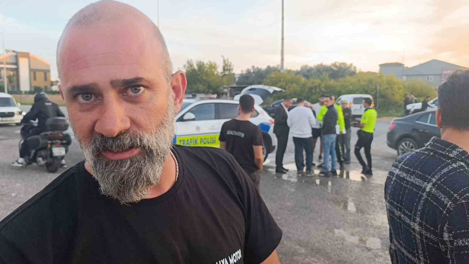 Kamyonetle çarpışıp motosikletiyle 25 metre sürüklendi, kask sayesinde hayata tutundu 10 kamyonetle carpisip motosikletiyle 25 metre suruklendi kask sayesinde hayata tutundu 6