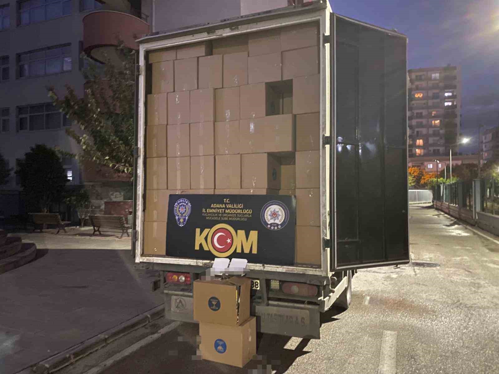 kamyonetten 4 milyon 500 bin kacak makaron cikti 1 hhBhVq8X
