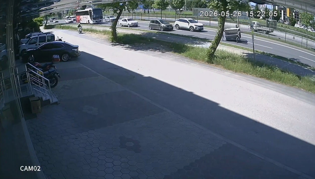 kamyonetten dusen demir kafes faciaya davetiye cikardi 0 PcNsM8wH