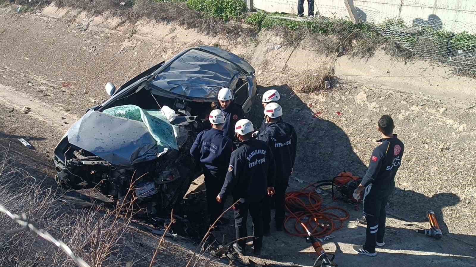 kamyonla carpisan otomobilin surucusu hayatini kaybetti 2 DbAmmKqj