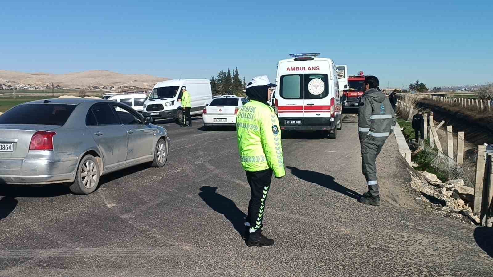 kamyonla carpisan otomobilin surucusu hayatini kaybetti 3 d7TlGSuU