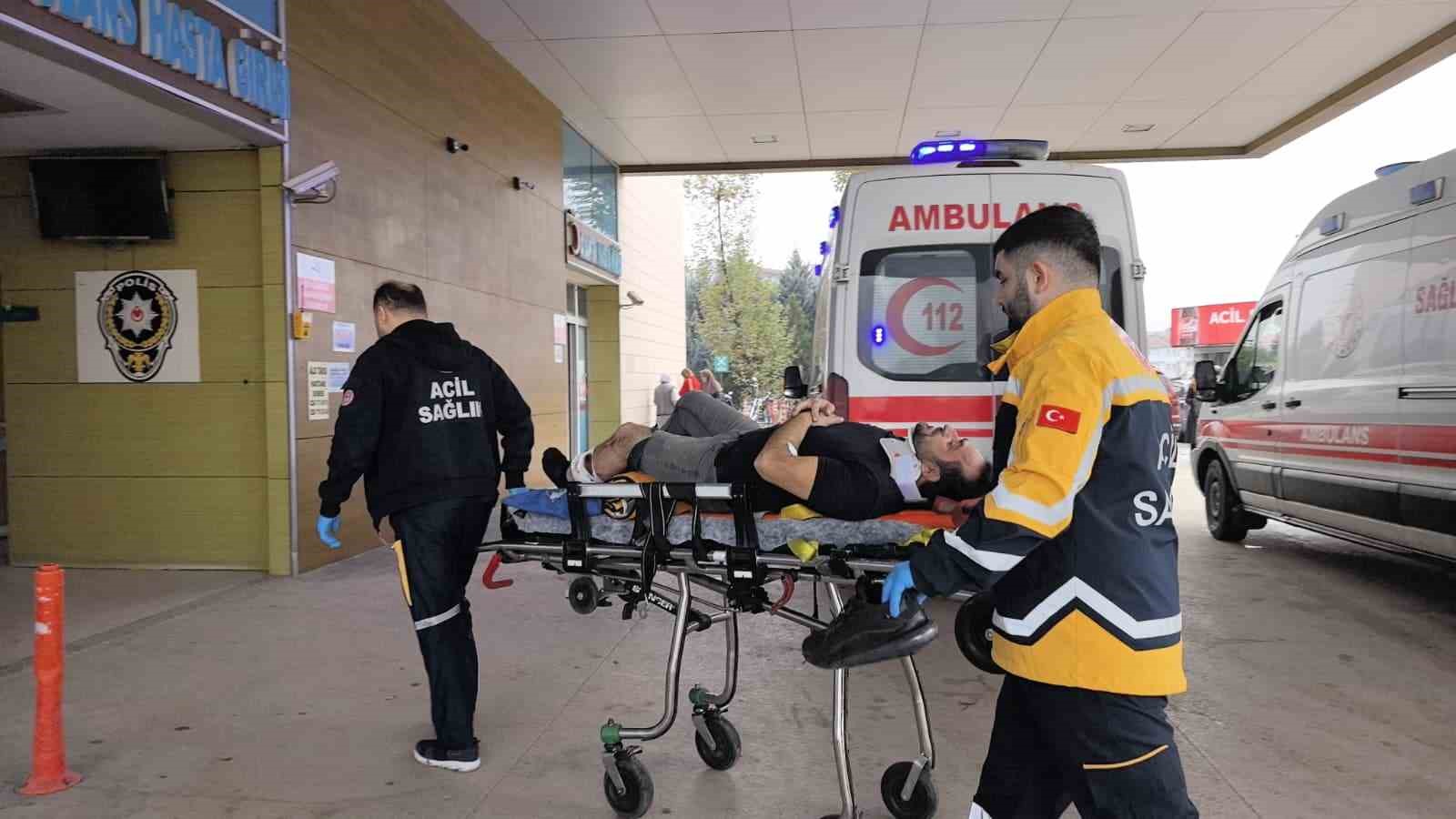 kamyonlar kafa kafaya carpisti 1 IAccdnpK