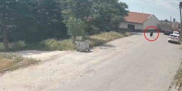 kamyonun-carptigi-yasli-kadin-hayatini-kaybetti-feci-kaza-kamerada-YvOln5Ud.jpg