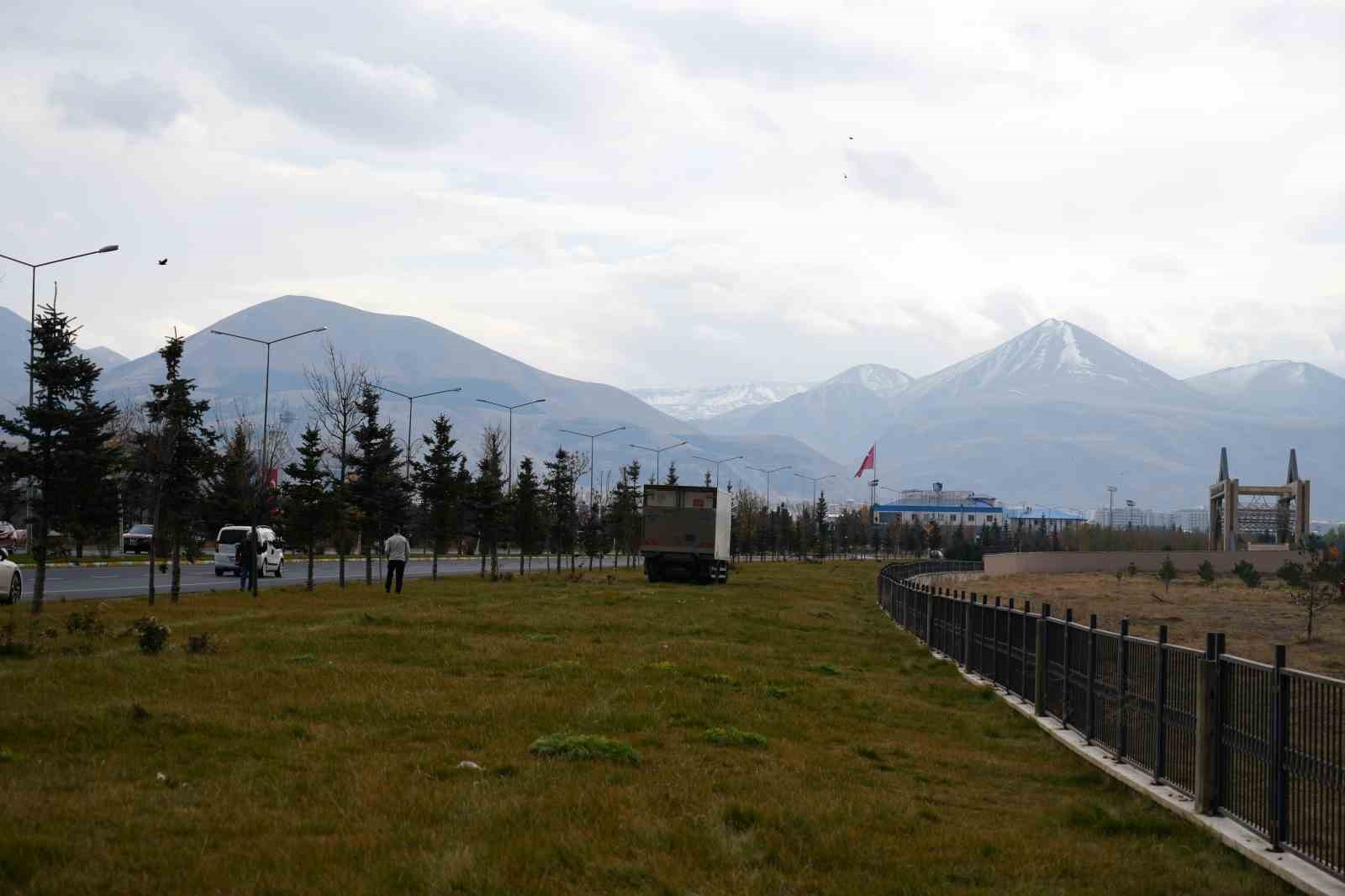 kamyonun freni bosaldi zincirleme kaza yasandi 2 yarali 3
