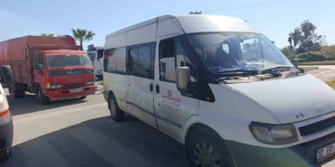 kamyonun-kamyonet-ile-carpistigi-kaza-kamerada-YyisI85V.jpg