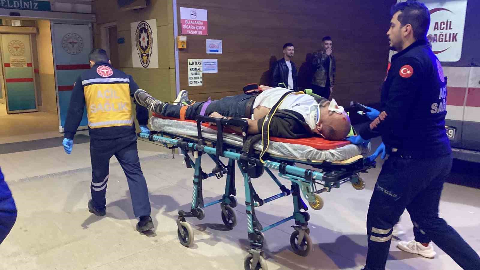 kamyonun kasasindan dusen isci yaralandi 0 NVX4zegR