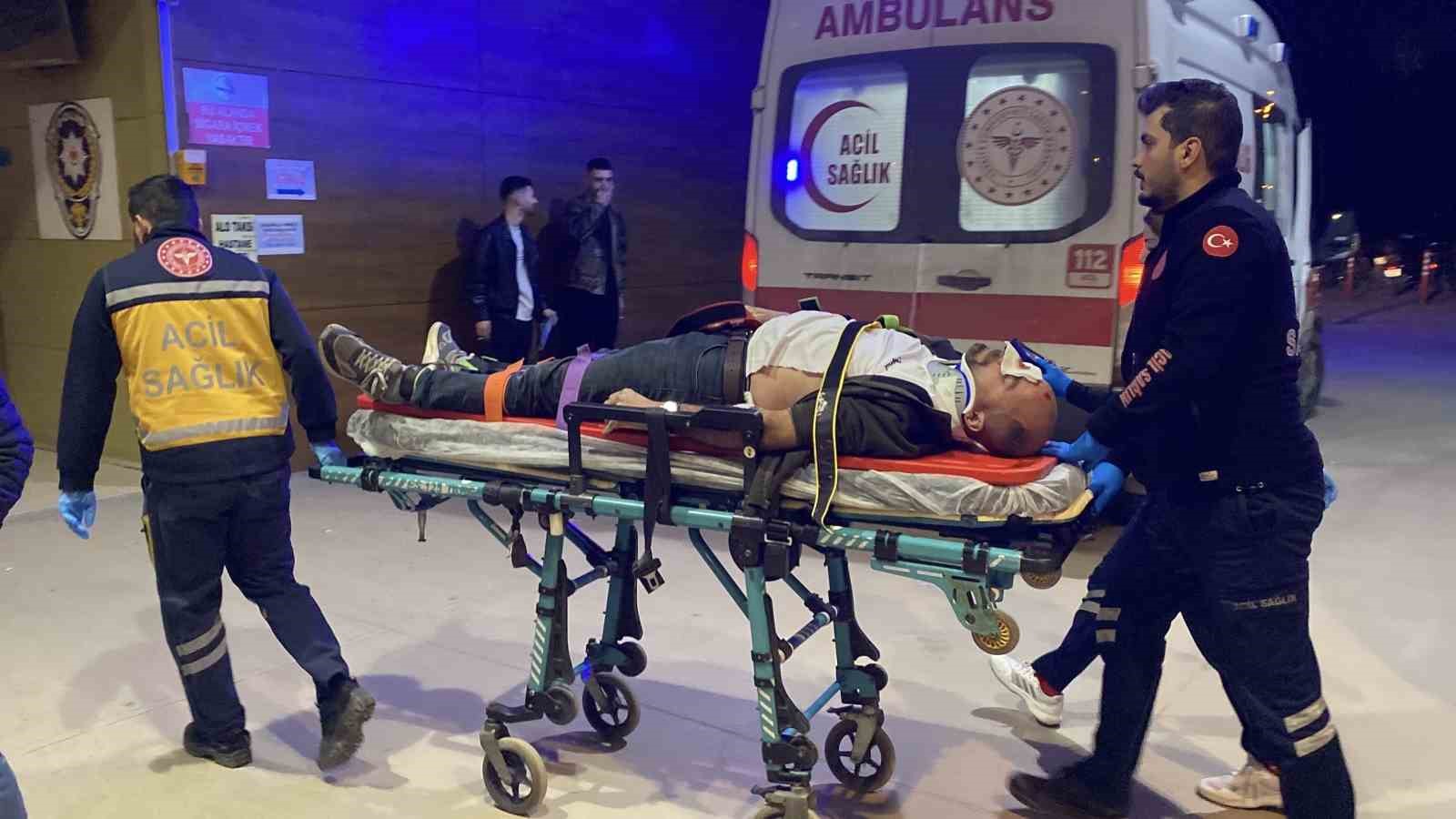 kamyonun kasasindan dusen isci yaralandi 1
