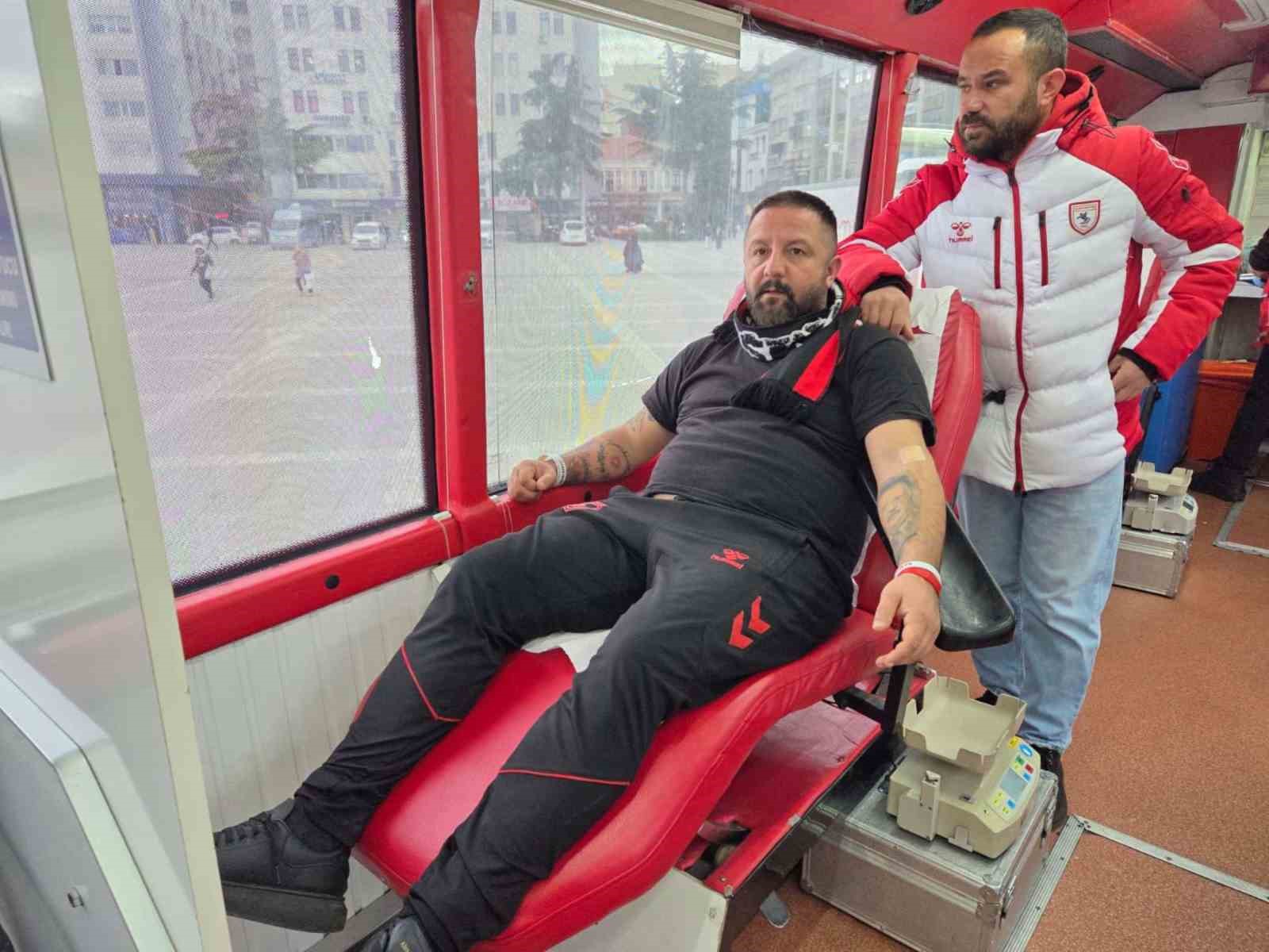 kan bagislayana forma ve mac bileti hediye 2 AdlO7zuj