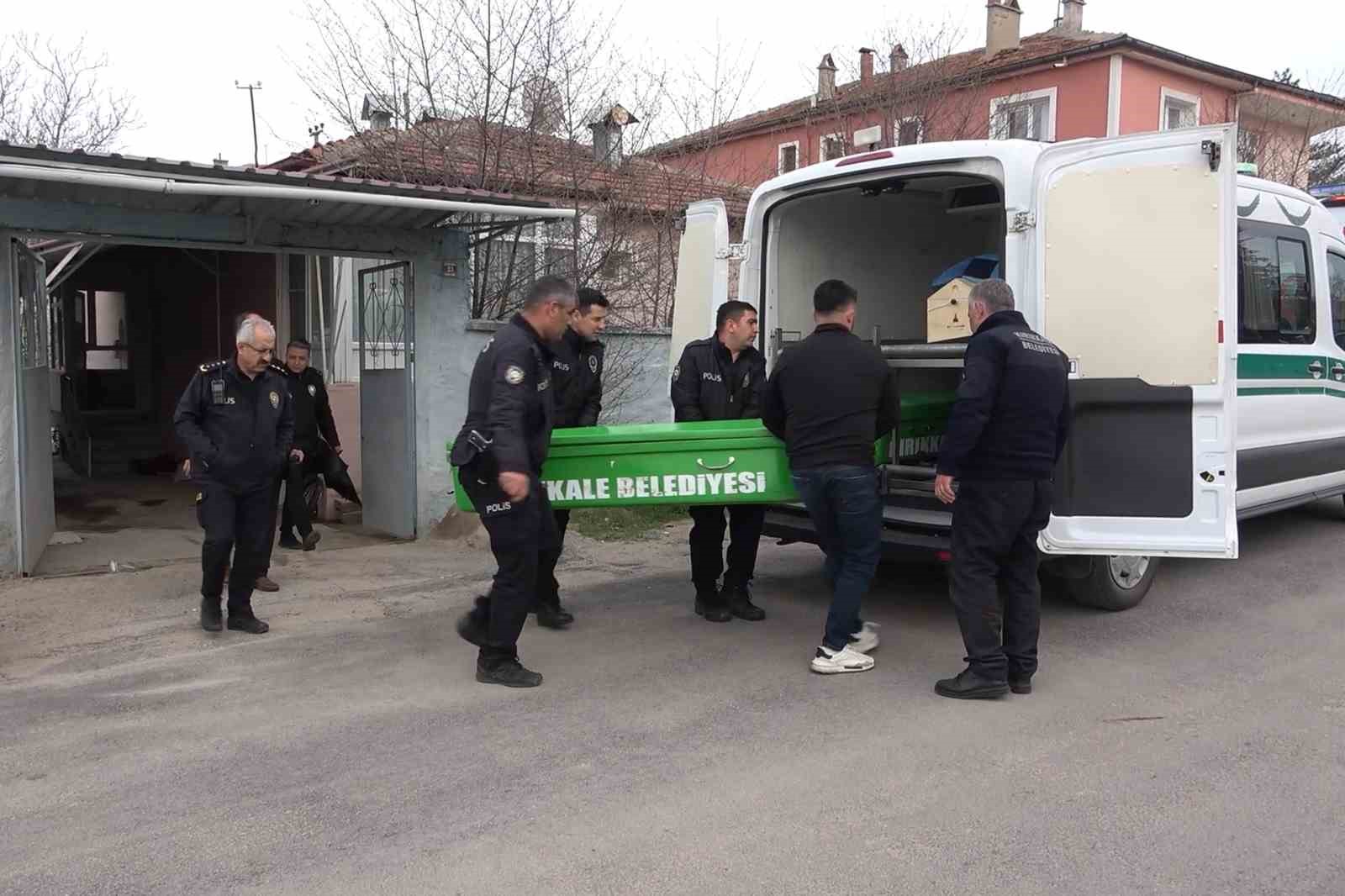 kan donduran cinayet iki kardes bir oldu babalarini bicak ve baltayla oldurdu 0