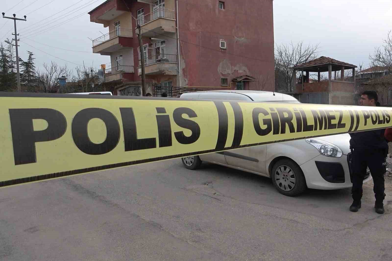 kan donduran cinayet iki kardes bir oldu babalarini bicak ve baltayla oldurdu 2 IeuZKGUI