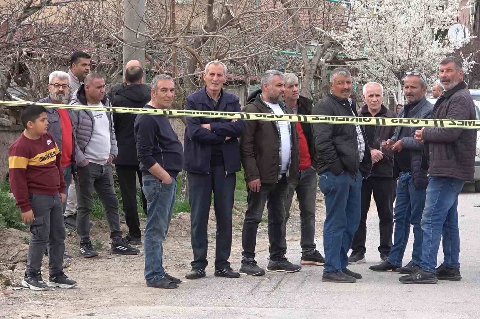 kan donduran cinayet iki kardes bir oldu babalarini bicak ve baltayla oldurdu 3 umNQ9NjK