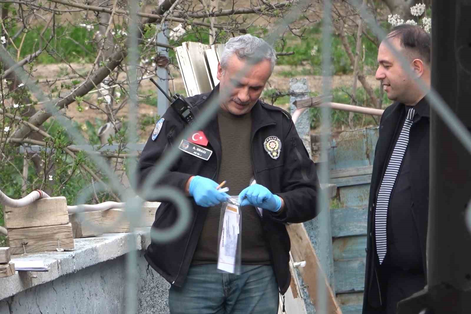 kan donduran cinayet iki kardes bir oldu babalarini bicak ve baltayla oldurdu 4 dsApzbYC