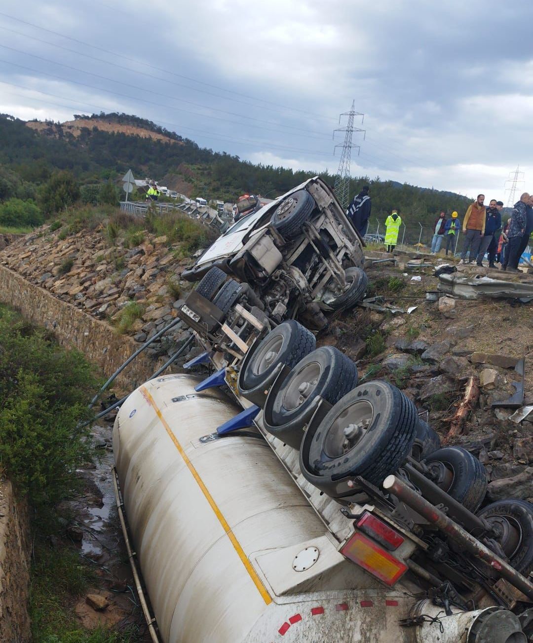 kanala dusen tankerde can pazari 3