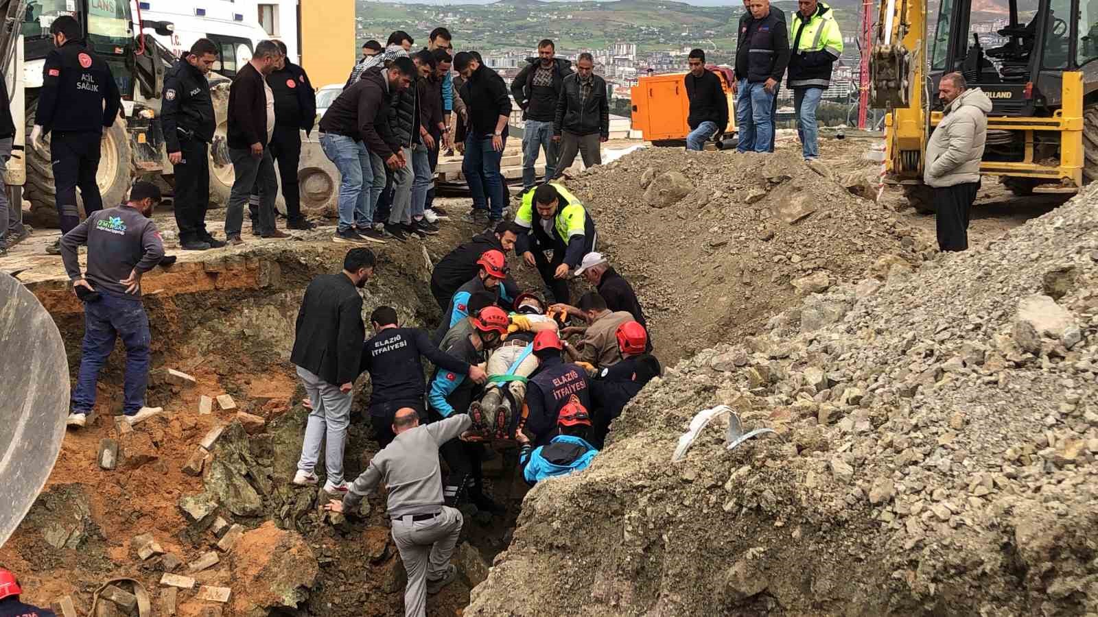 Kanalizasyon çalışması sırasında toprak altında kalan işçi kurtarıldı 4 kanalizasyon calismasi sirasinda toprak altinda kalan isci kurtarildi 0 Yr1pKjG7