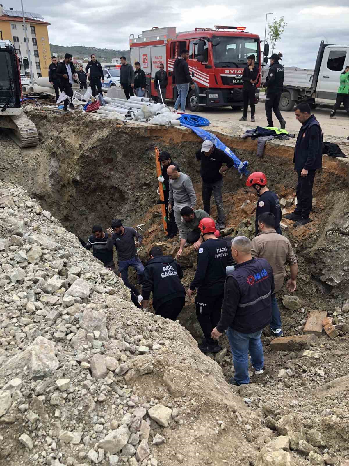 Kanalizasyon çalışması sırasında toprak altında kalan işçi kurtarıldı 7 kanalizasyon calismasi sirasinda toprak altinda kalan isci kurtarildi 3 ltAP1w8d