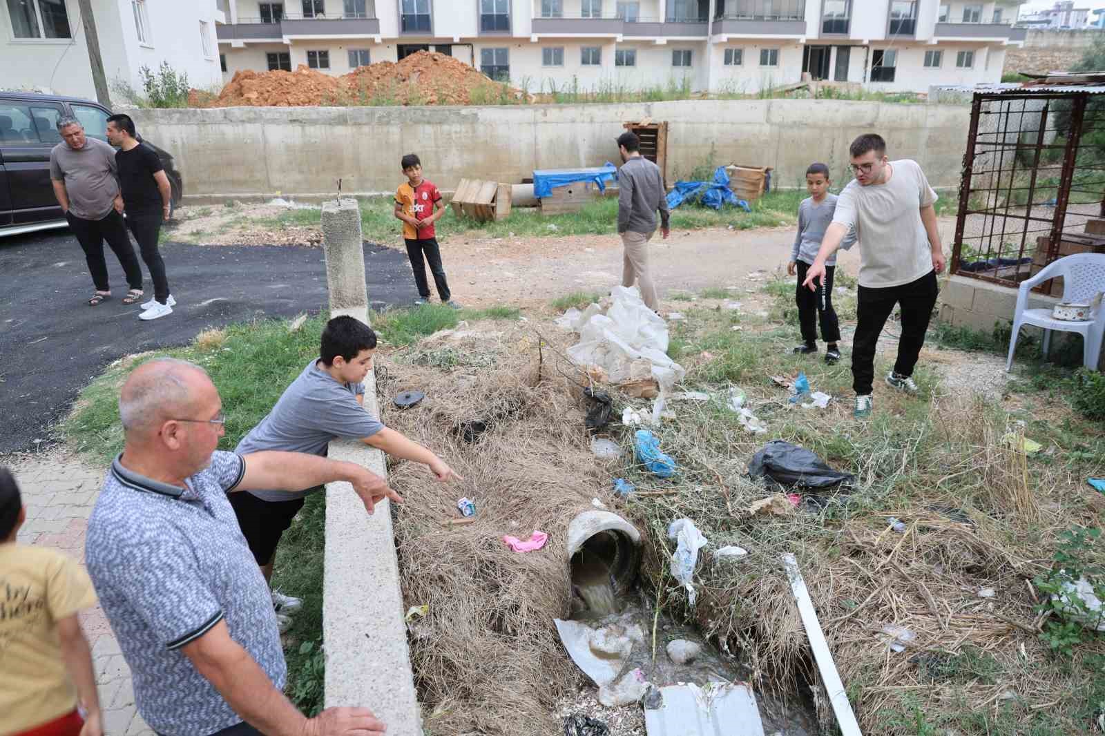kanalizasyonu akarsuya bagladilar mahalle sakinleri sokaga cikamiyor 1