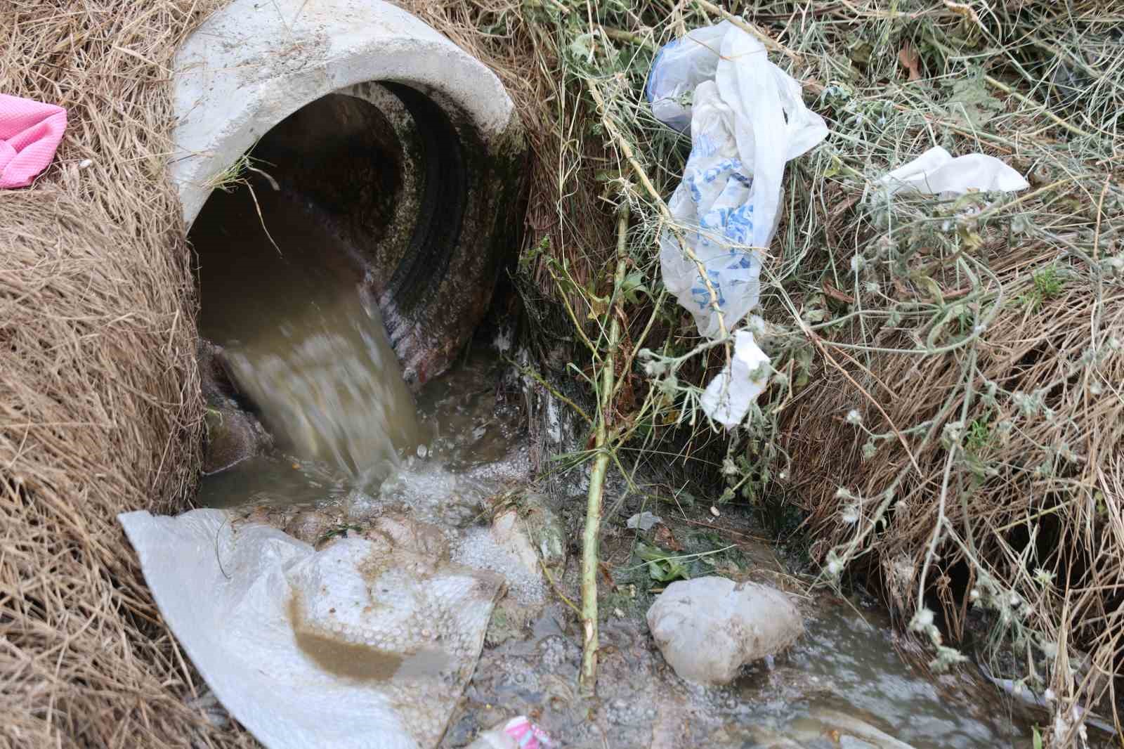 kanalizasyonu akarsuya bagladilar mahalle sakinleri sokaga cikamiyor 2 f7cE8YWW