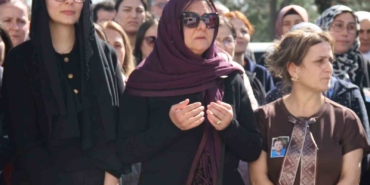 kanser-nedeniyle-hayatini-kaybeden-cocuk-doktoru-icin-hastanede-toren-duzenlendi-eVEWkmbj.jpg