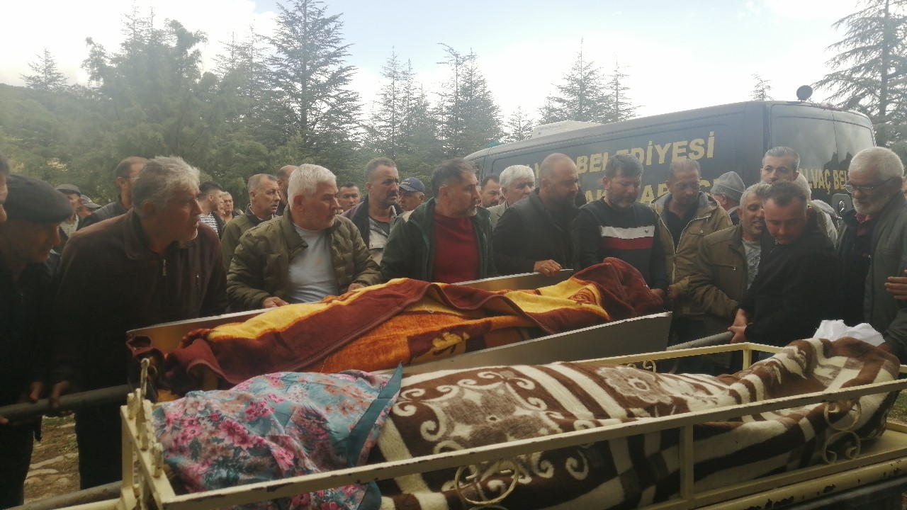 kansere care ararken trafik kazasinda esiyle birlikte hayatini kaybetti 3 mgU5lWN4