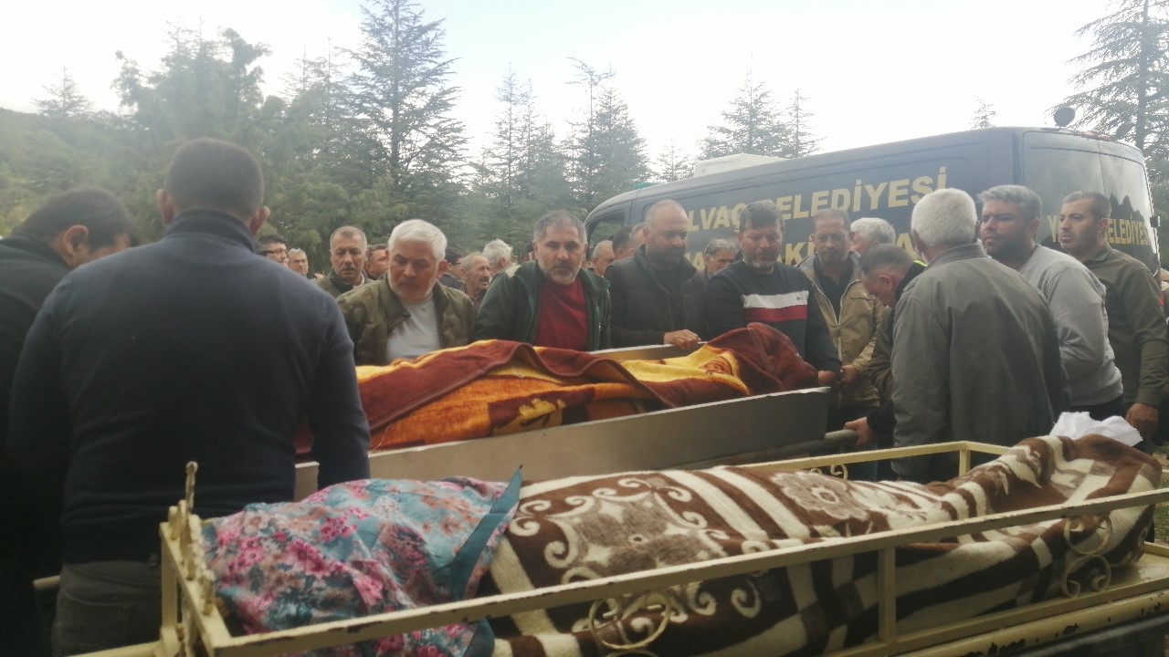 kansere care ararken trafik kazasinda esiyle birlikte hayatini kaybetti 5 5QaEKEhe
