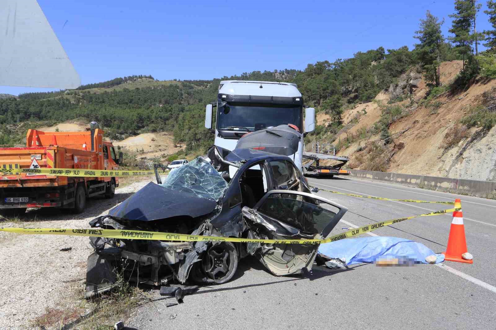 kansere care ararken trafik kazasinda esiyle birlikte hayatini kaybetti 8 SWKEI2f2