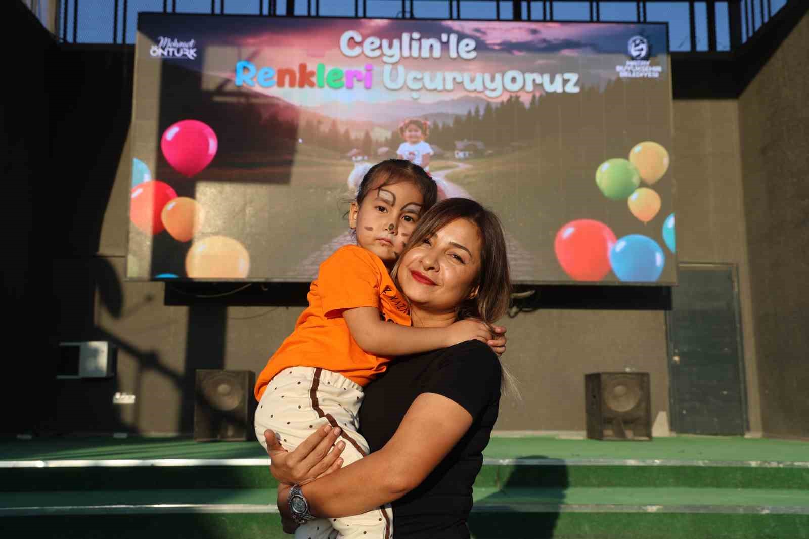 kansere karsi savasini kazanan ceylinin zaferi gokyuzune birakilan balonlarla kutlandi 0