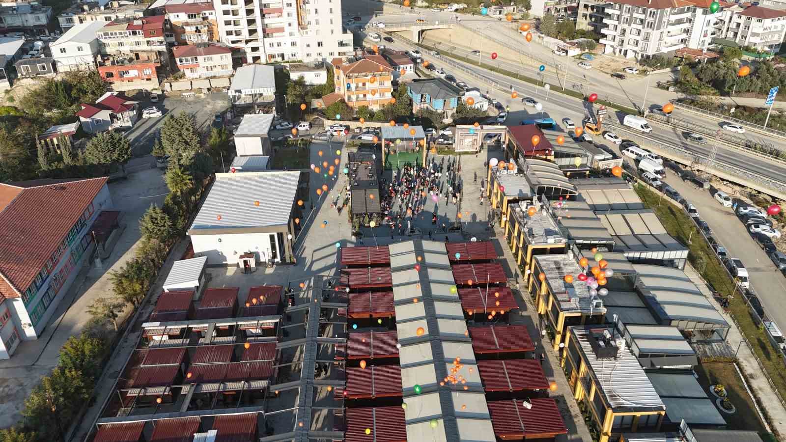 kansere karsi savasini kazanan ceylinin zaferi gokyuzune birakilan balonlarla kutlandi 1 1AQqM4aa
